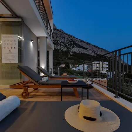 Terazzo With Heated Pool Makarska