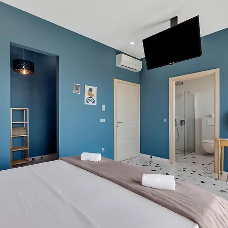 Terazzo With Heated Pool Makarska