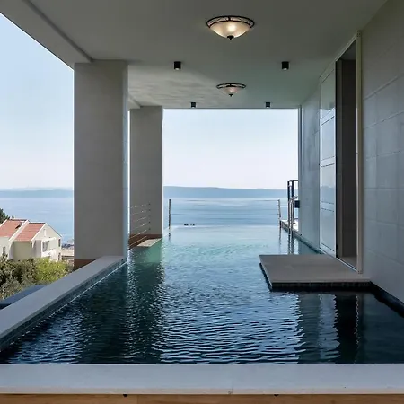 Terazzo With Heated Pool Makarska