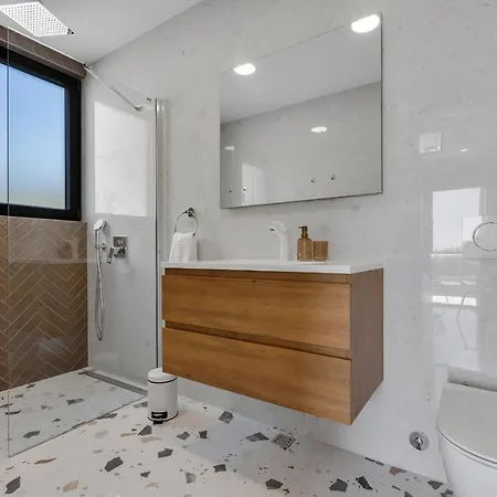 Villa Terazzo With Heated Pool