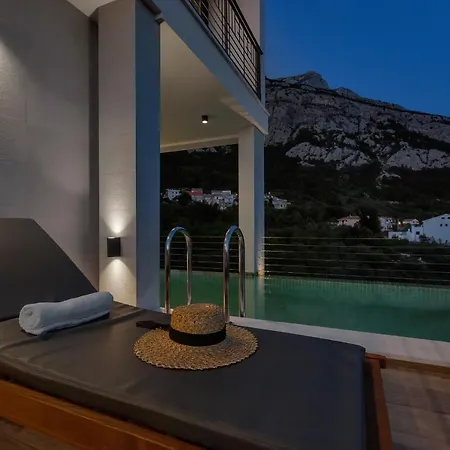 Terazzo With Heated Pool Makarska
