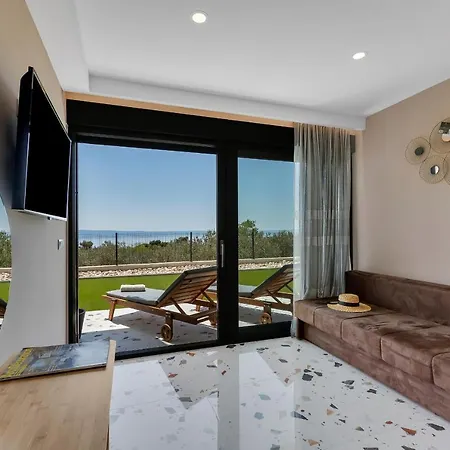 Terazzo With Heated Pool Villa *