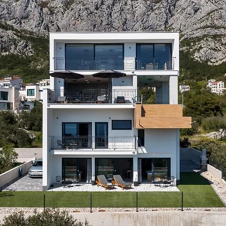 Terazzo With Heated Pool Villa *