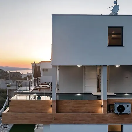 Terazzo With Heated Pool Villa Makarska