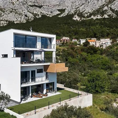 Terazzo With Heated Pool Makarska