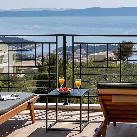 Terazzo With Heated Pool Villa Makarska