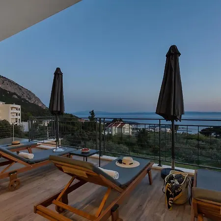 Terazzo With Heated Pool Makarska